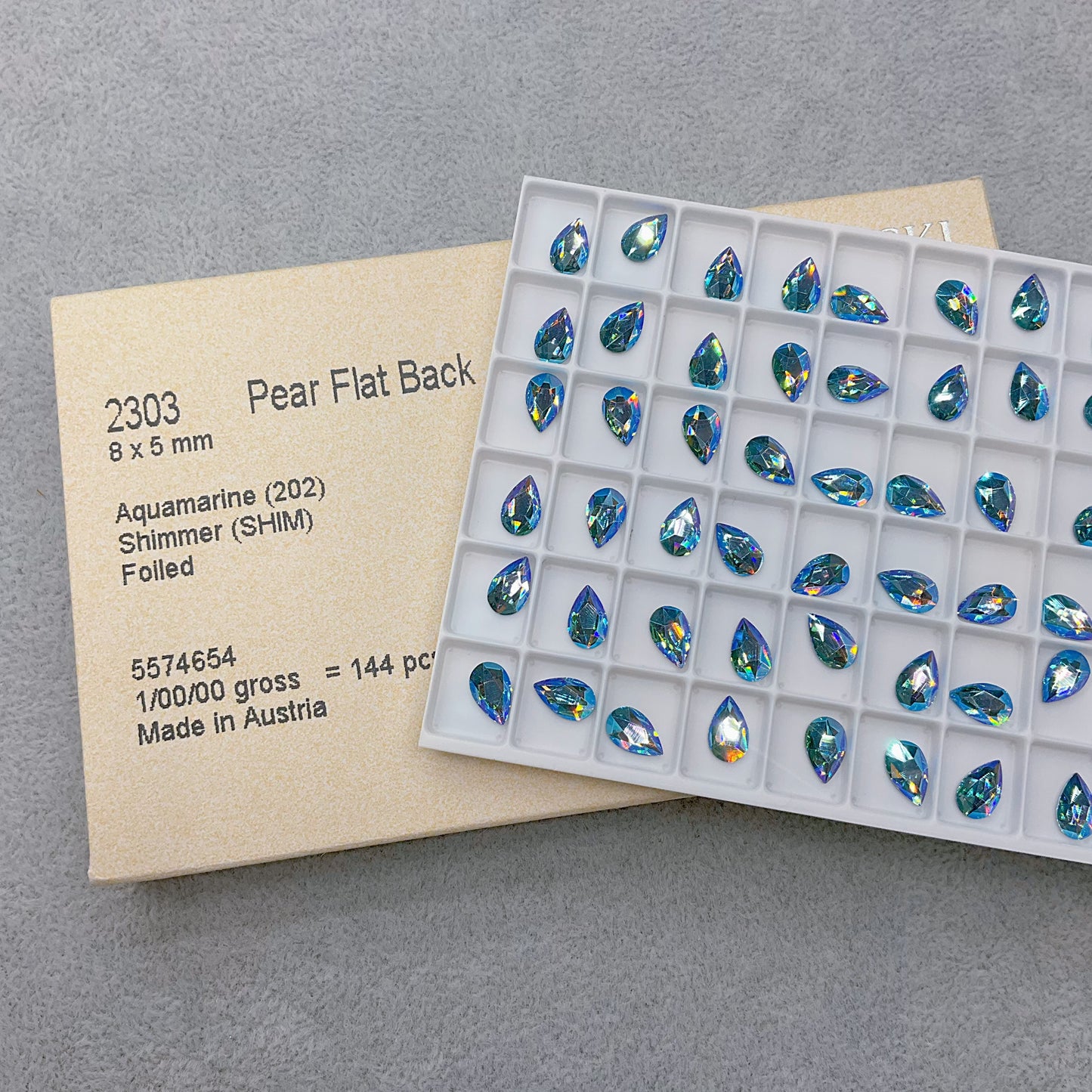 8*5mm Pear Flat Back Aquamarine Shimmer (202 SHIM)